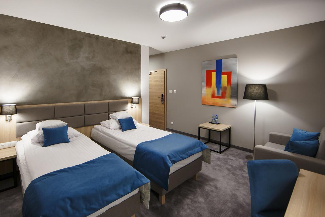 Czarny Staw Hotell Aleksandrów Łódzki Eksteriør bilde